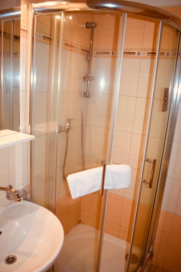 Lc - Отель 3*
